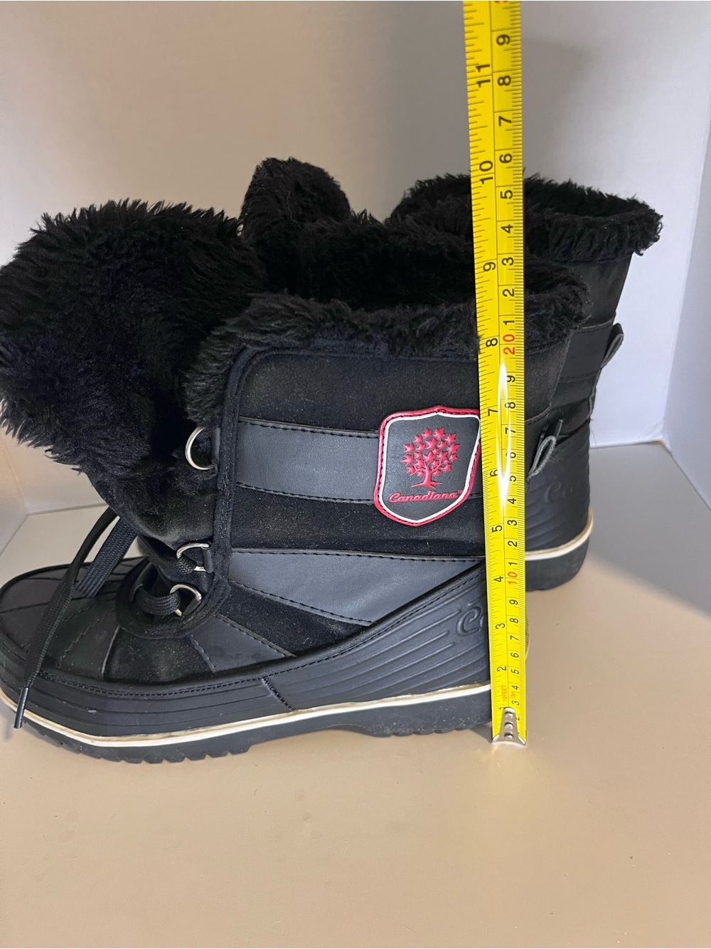 Size 10 women’s Canadiana Boots